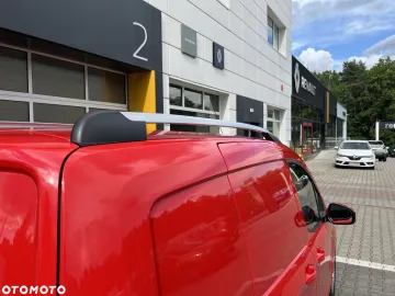 Car image 27