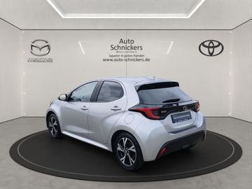 Car image 3