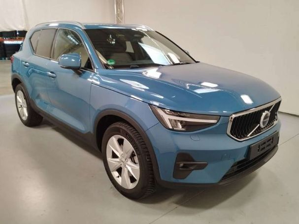 Volvo XC40 Core 120 kW image number 2