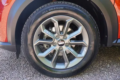 Car image 32