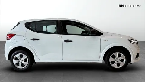 Car image 3