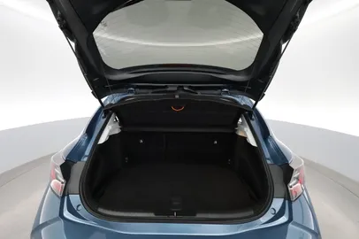 Car image 24