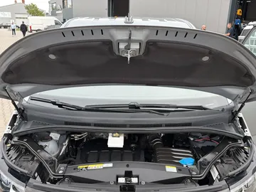 Car image 31