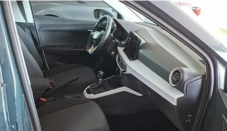 Car image 4