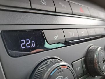 Car image 33