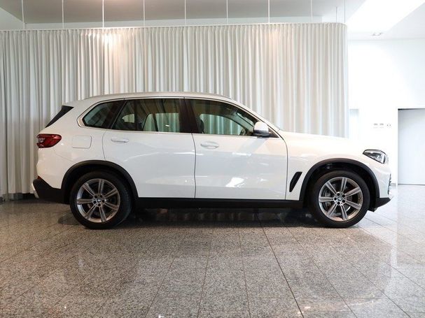 BMW X5 45e xDrive 290 kW image number 2