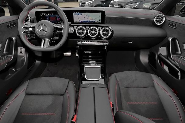 Mercedes-Benz CLA 220 140 kW image number 4