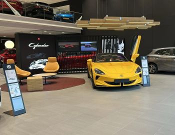 Car image 3