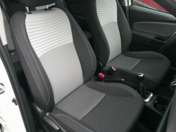 Car image 15