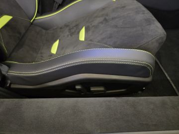 Car image 35