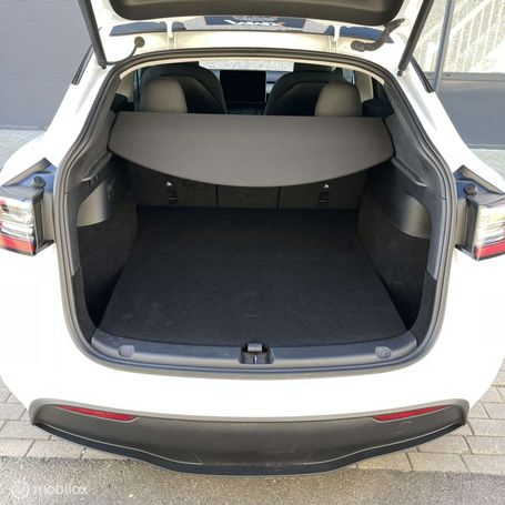 Tesla Model Y 220 kW image number 19