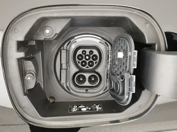 Car image 28