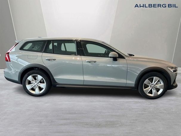 Volvo V60 Cross Country AWD B4 147 kW image number 9