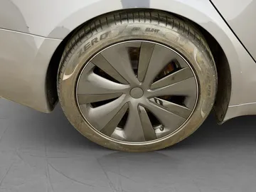 Car image 38