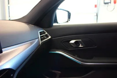 Car image 29