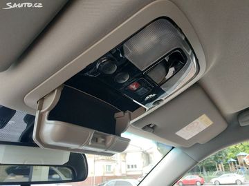Car image 37