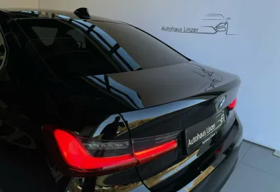 Car image 35