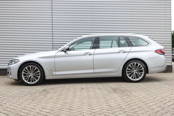 BMW 540i Touring xDrive 246 kW image number 3