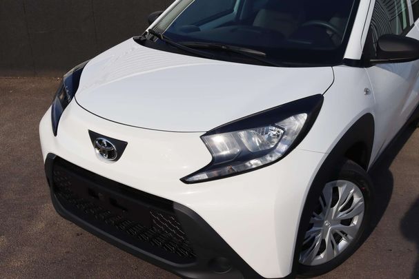 Toyota Aygo X 1.0 VVT-i 53 kW image number 2