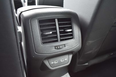 Car image 37