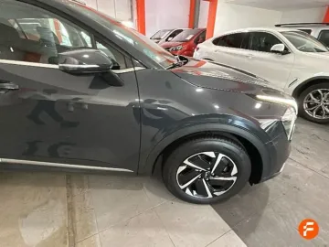 Car image 25