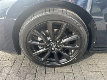 Car image 28