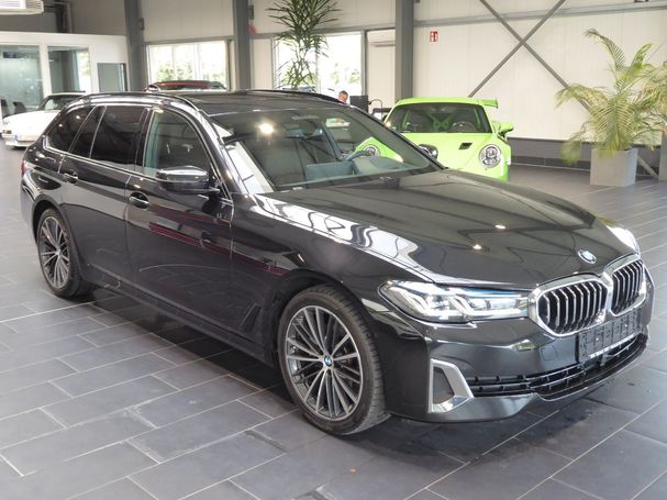 BMW 520d Touring xDrive Luxury Line 140 kW image number 2