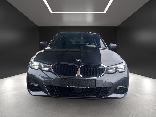 BMW 320d Touring M Sport xDrive 140 kW image number 2