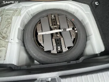 Car image 33
