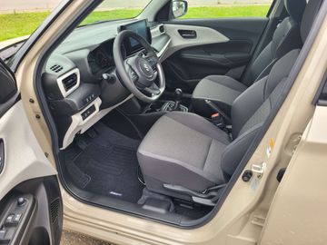 Car image 11