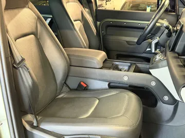 Car image 34