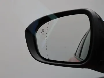 Car image 49