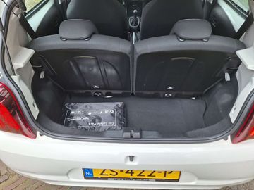 Car image 31