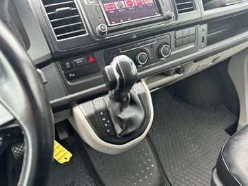 Car image 40