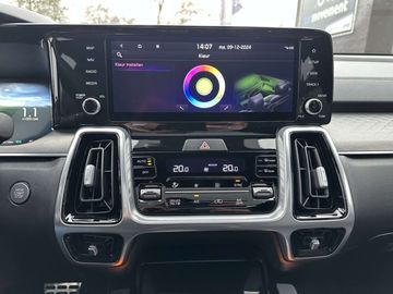 Car image 37