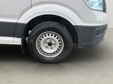 Car image 29