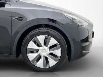 Car image 33