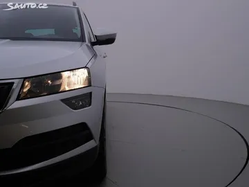 Car image 32