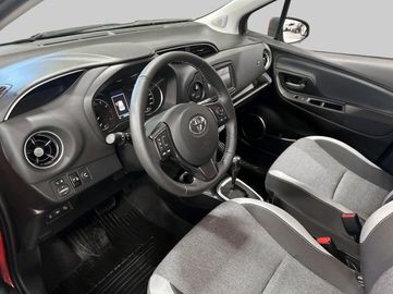 Car image 15