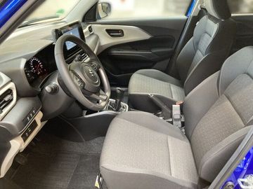 Car image 11