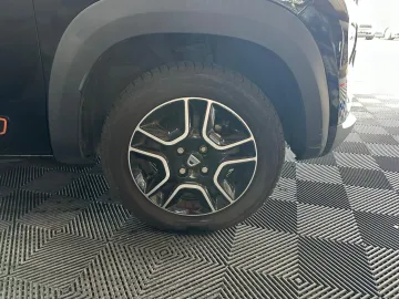 Car image 36