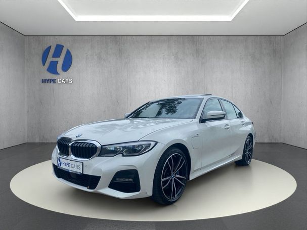 BMW 330 e M Sport 215 kW image number 1