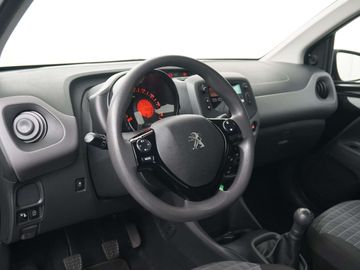 Car image 26