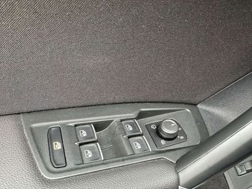 Car image 37