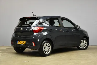 Car image 5