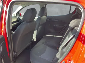 Car image 16