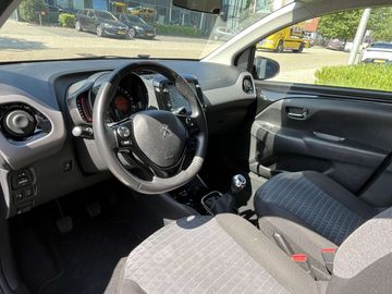 Car image 10