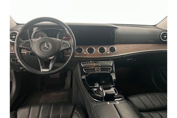 Mercedes-Benz E 220 d T 143 kW image number 15