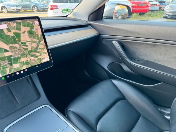 Tesla Model 3 Long Range AWD 366 kW image number 13