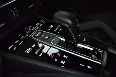 Car image 31